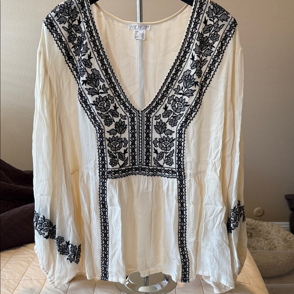 VENUS Ivory and Black Floral Blouse